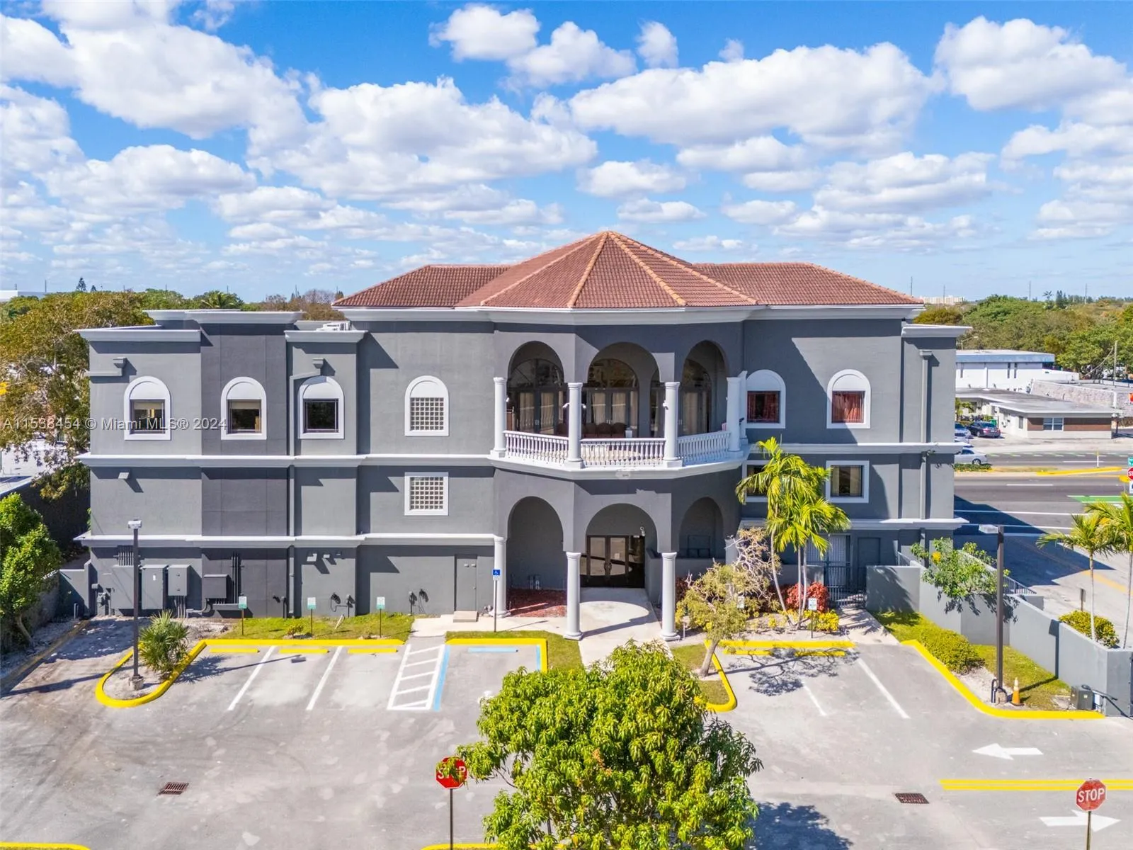 Hollywood, Florida 33020, United States, ,Residential,Active,64196