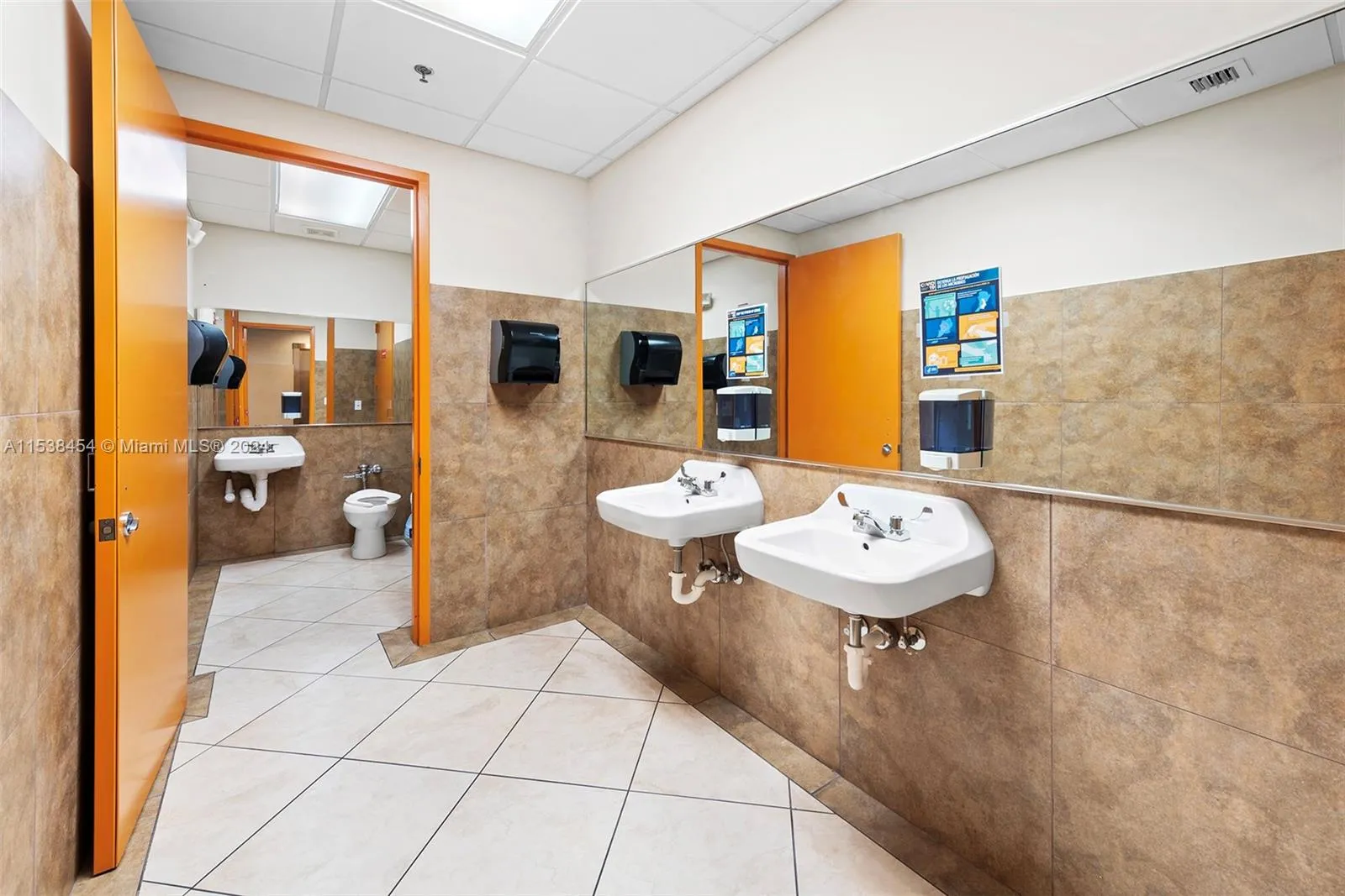 Hollywood, Florida 33020, United States, ,Residential,Active,64196