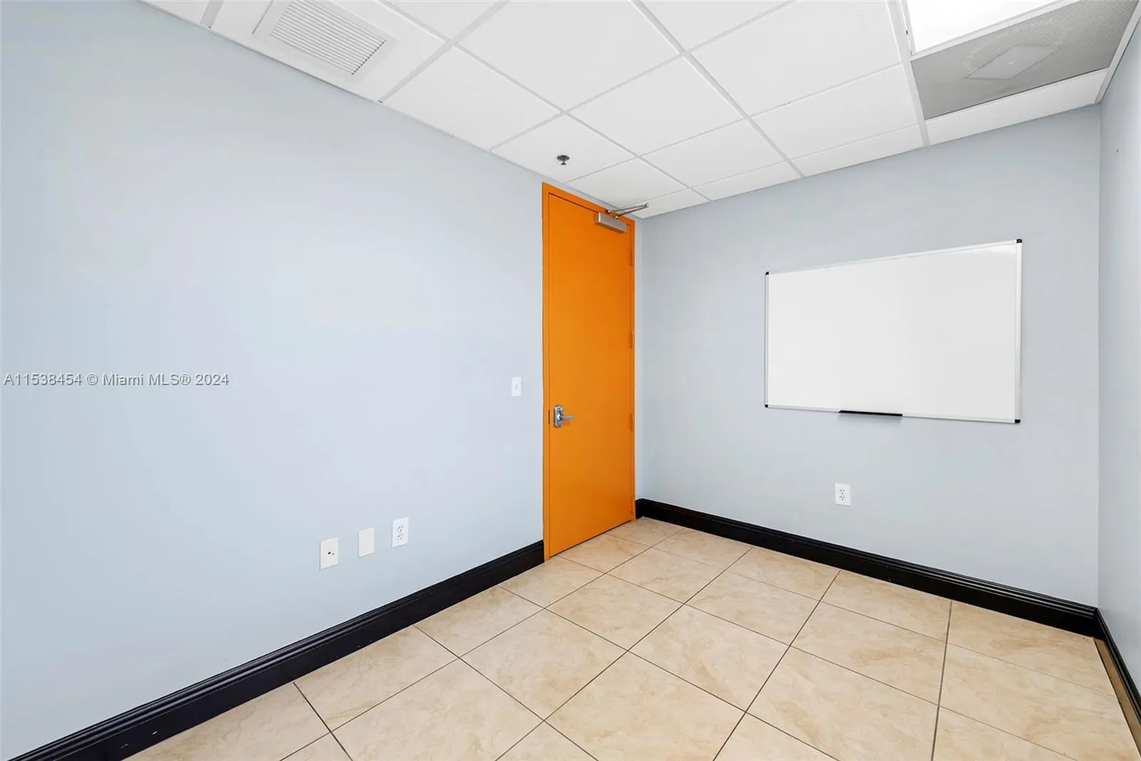 Hollywood, Florida 33020, United States, ,Residential,Active,64196