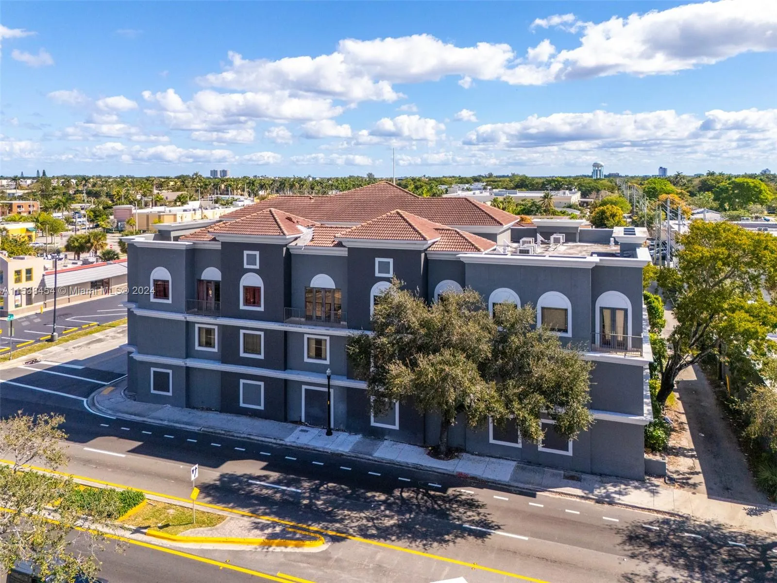 Hollywood, Florida 33020, United States, ,Residential,Active,64196