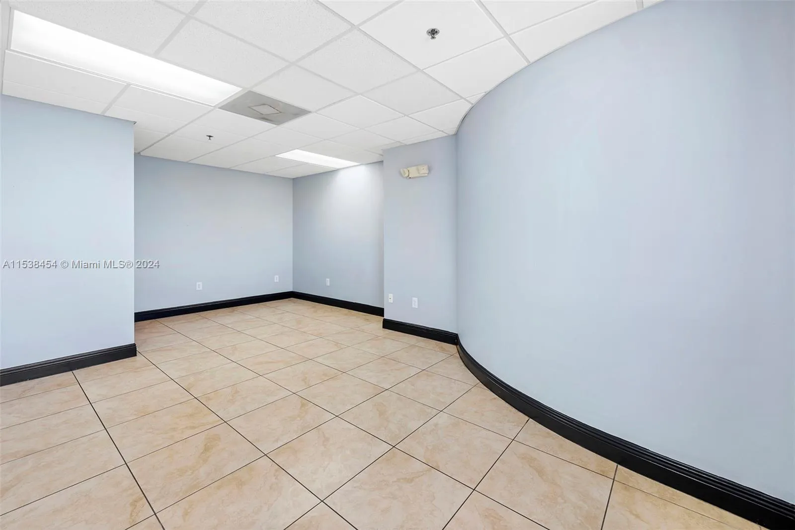 Hollywood, Florida 33020, United States, ,Residential,Active,64196