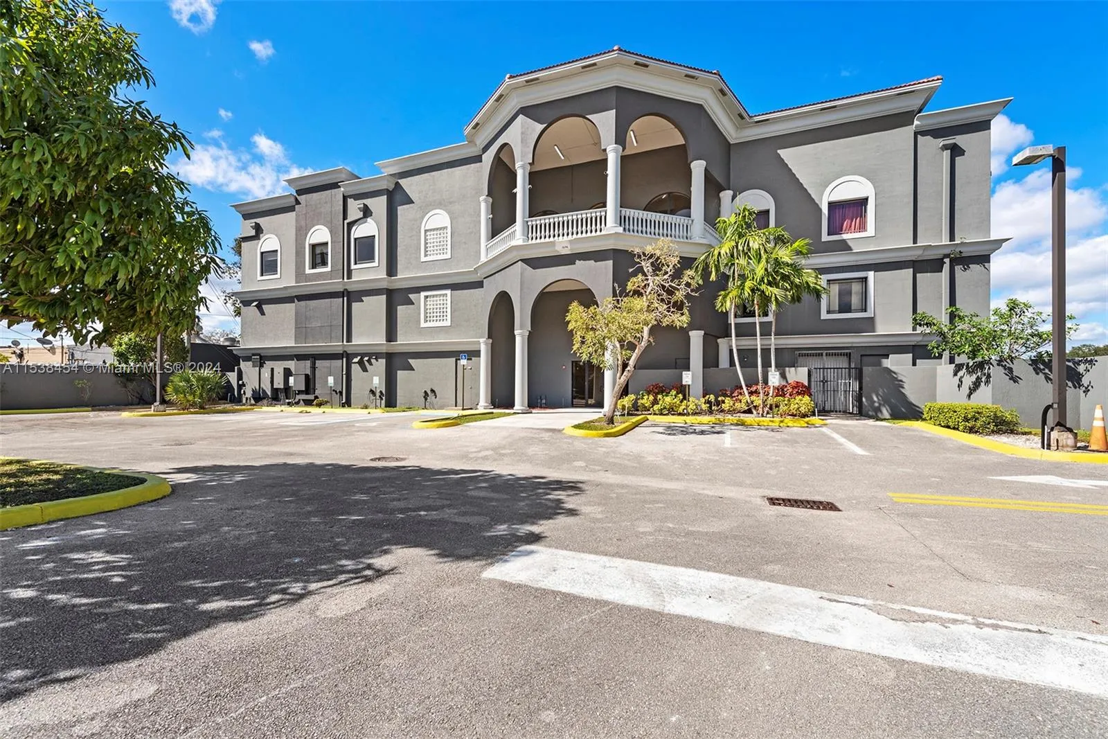 Hollywood, Florida 33020, United States, ,Residential,Active,64196