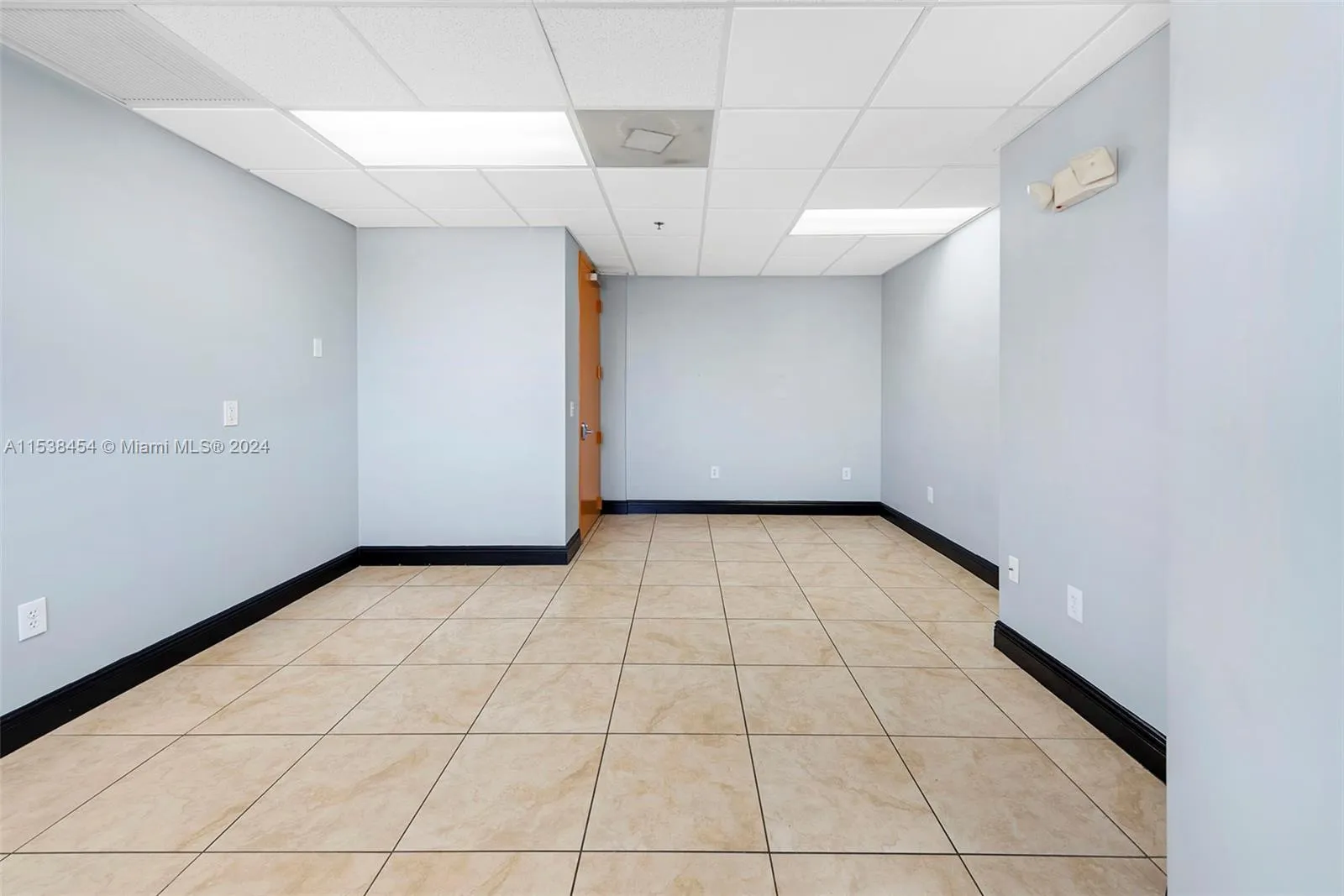 Hollywood, Florida 33020, United States, ,Residential,Active,64196