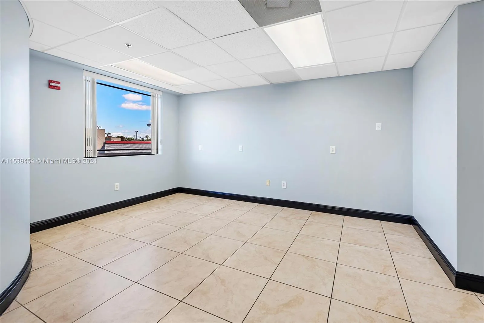 Hollywood, Florida 33020, United States, ,Residential,Active,64196