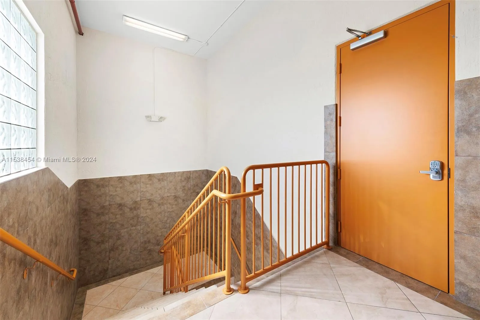 Hollywood, Florida 33020, United States, ,Residential,Active,64196