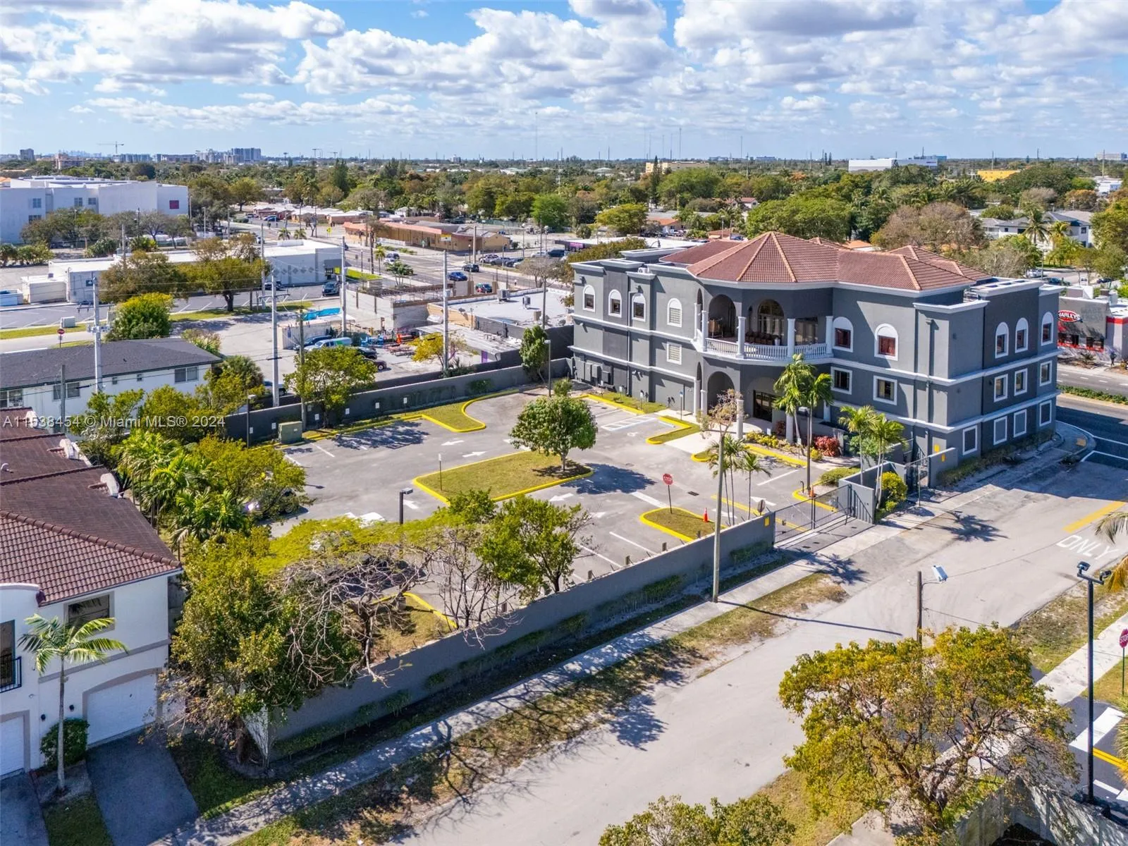 Hollywood, Florida 33020, United States, ,Residential,Active,64196