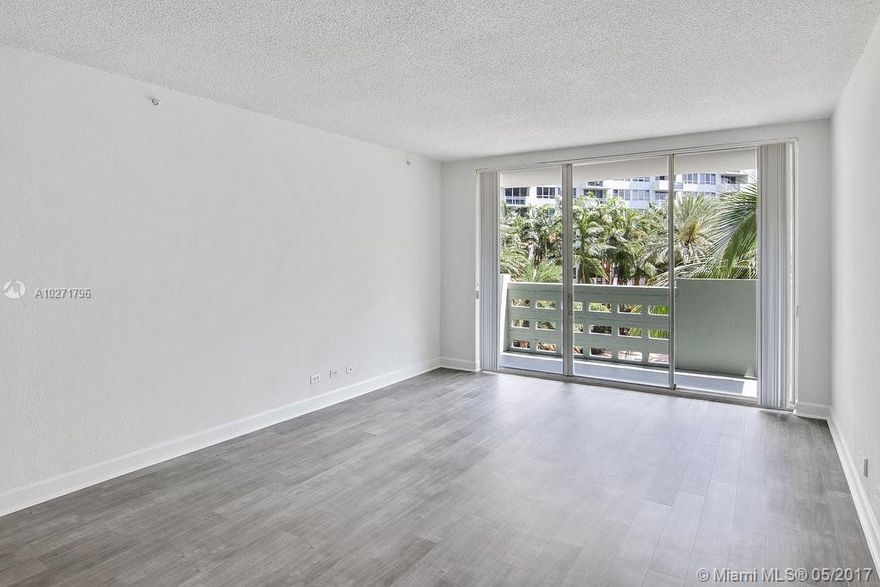 *4 WEEKS FREE & $80 PARKING IF MOVE IN BY 7/10*Welcome to Miami Beach's most exciting residential community, Flamingo South Beach. The interior features wood floors, modern kitchen w/ Stainless Steal appliances & granite counter tops. Unit is facing courtyard with partial bay views. Community amenities include a fitness center, 2 resort style bay front pools surrounded by cabanas, lounge chairs and a tiki bar,a BBQ area and beach volleyball. Move-in 1 month + $1,000 deposit. Same Day Approval!