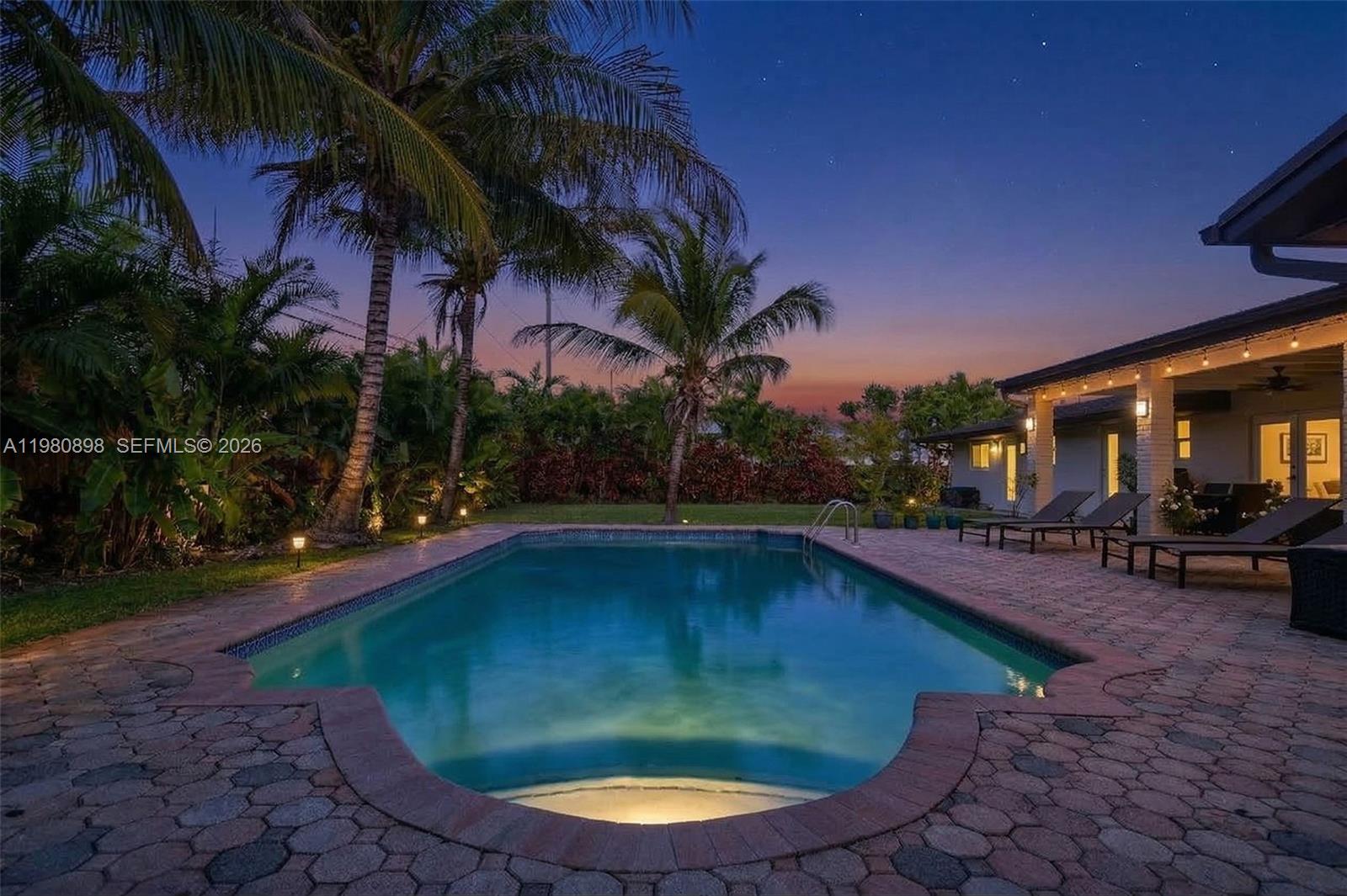 KENDALL POINT - Residential