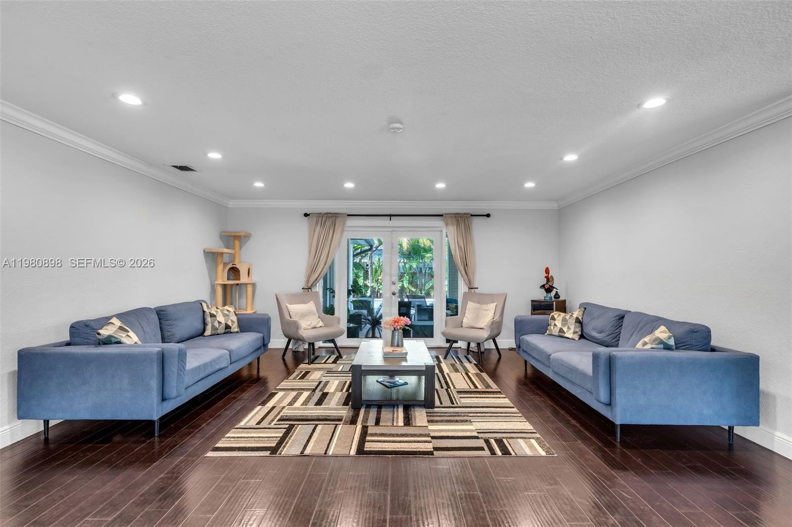 KENDALL POINT - Residential