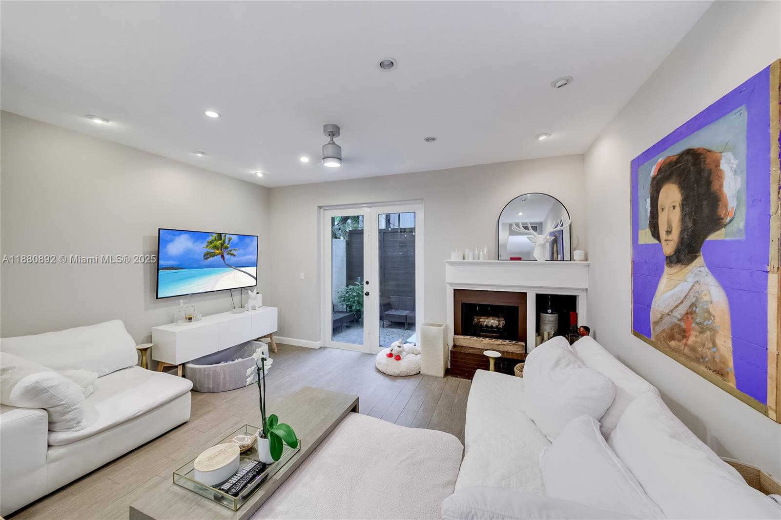 TIGERS PAW CONDO - Residential