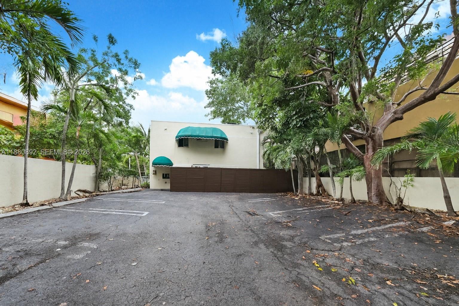 TIGERS PAW CONDO - Residential