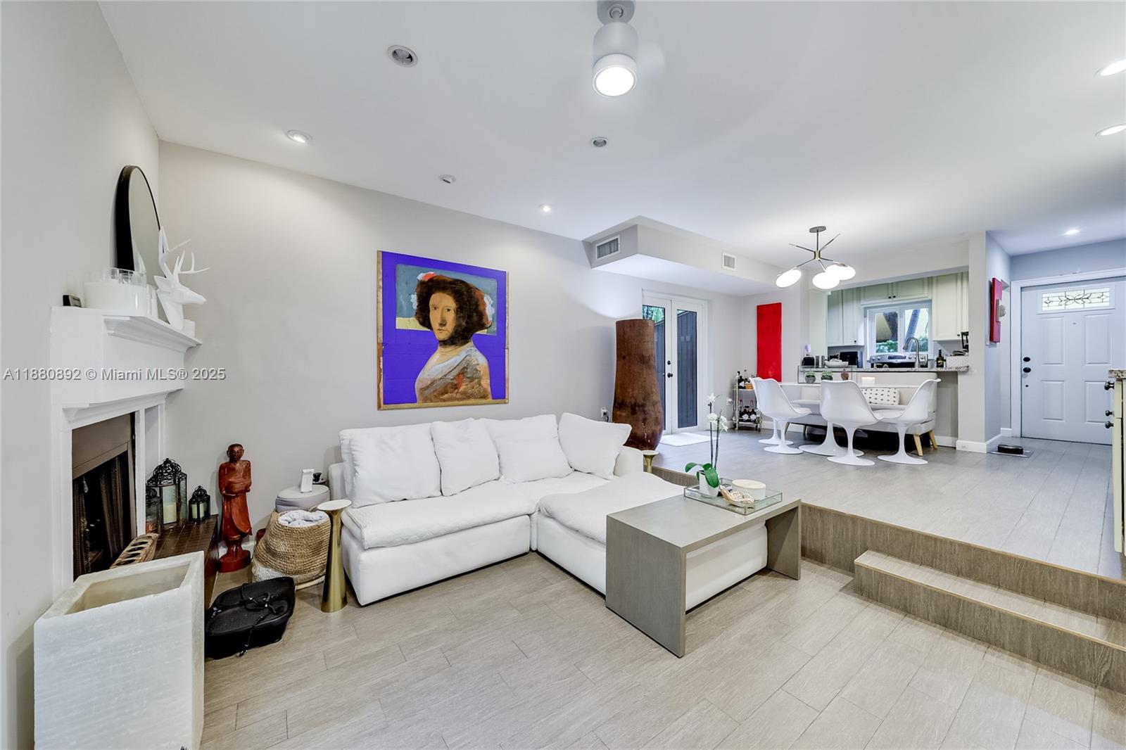 TIGERS PAW CONDO - Residential