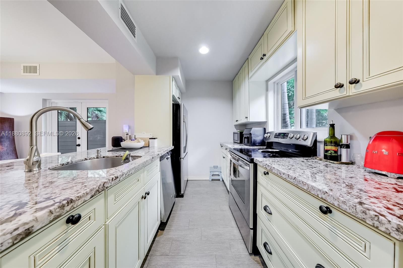 TIGERS PAW CONDO - Residential