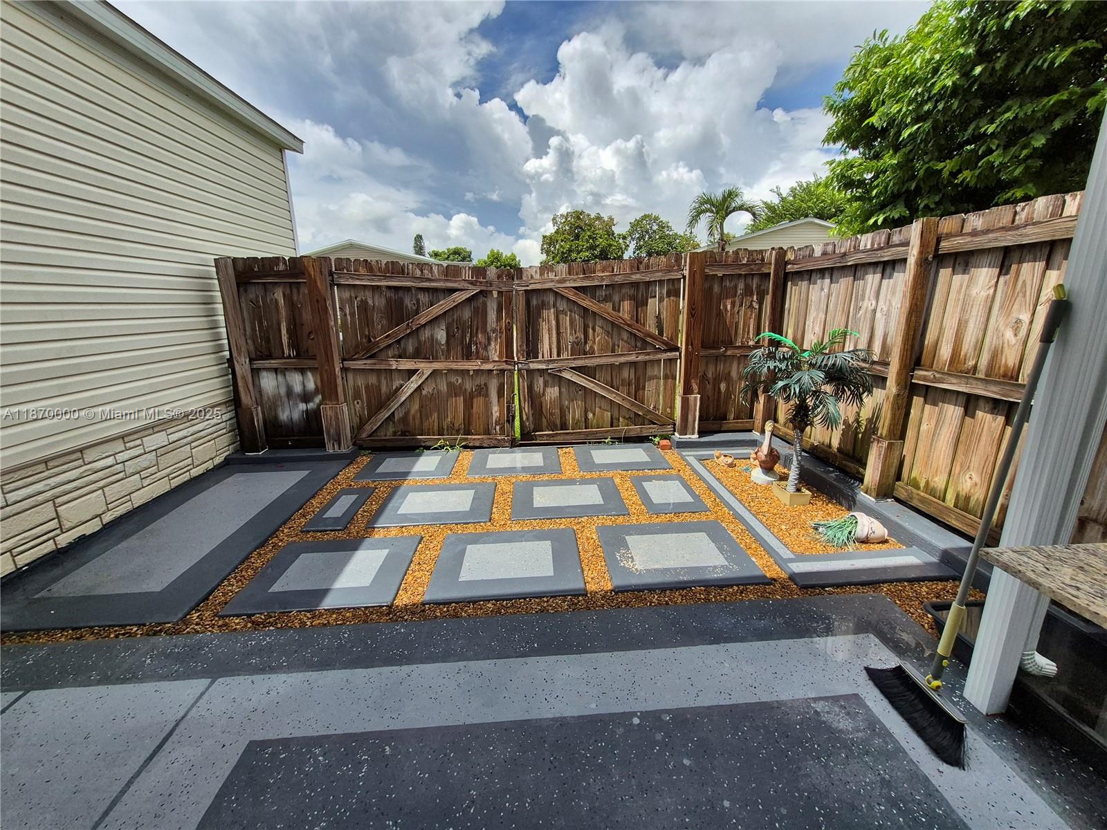 COCOWALK ESTATES - Residential