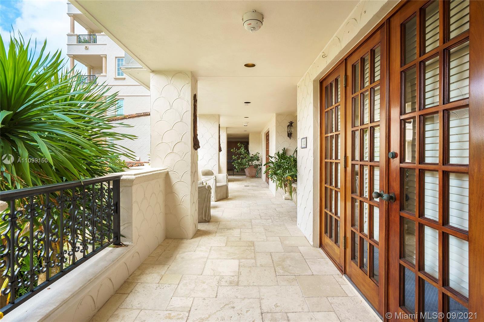 OCEANSIDE FISHER ISL COND - Residential