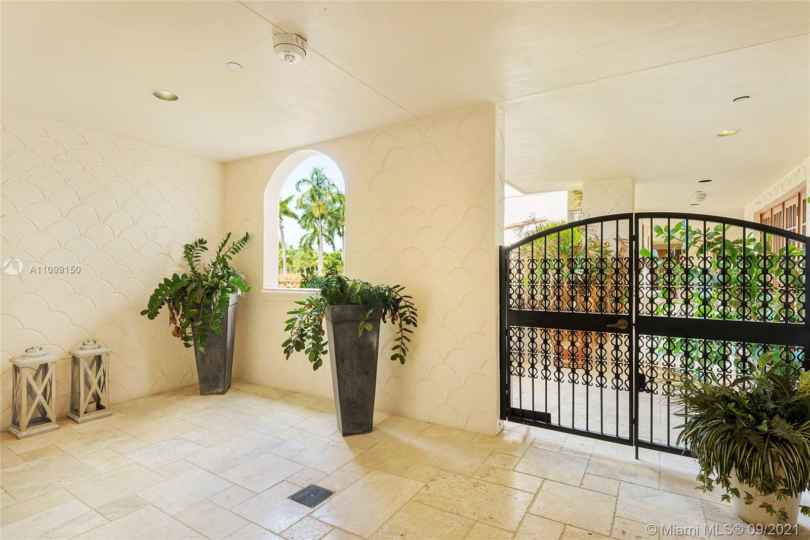 OCEANSIDE FISHER ISL COND - Residential