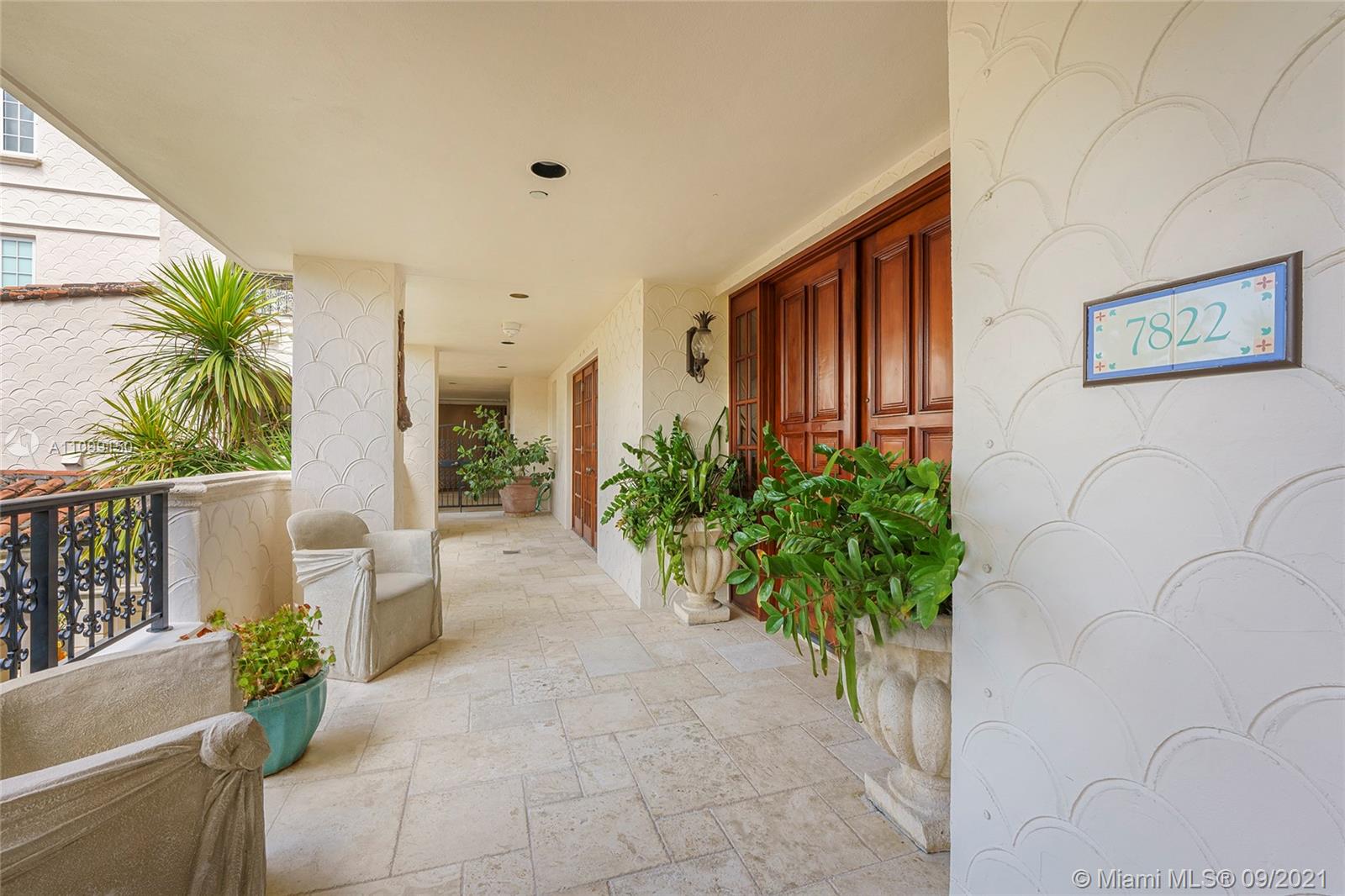 OCEANSIDE FISHER ISL COND - Residential