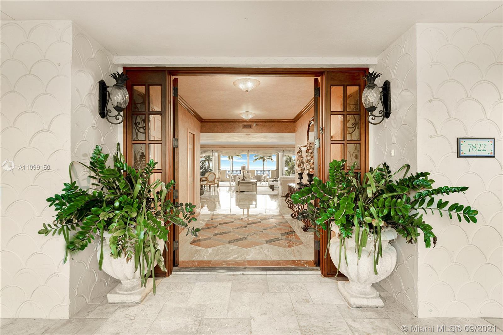 OCEANSIDE FISHER ISL COND - Residential