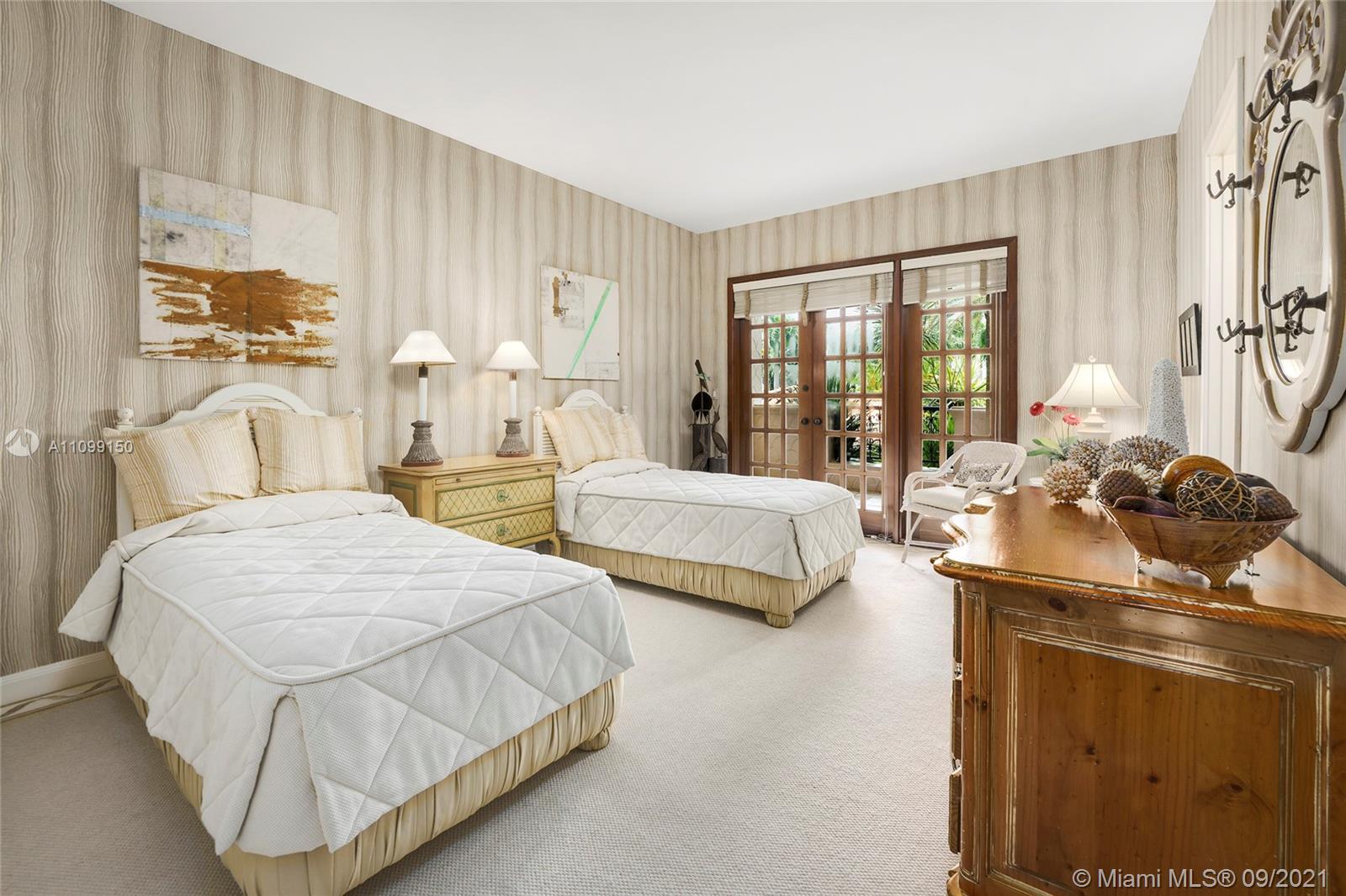 OCEANSIDE FISHER ISL COND - Residential