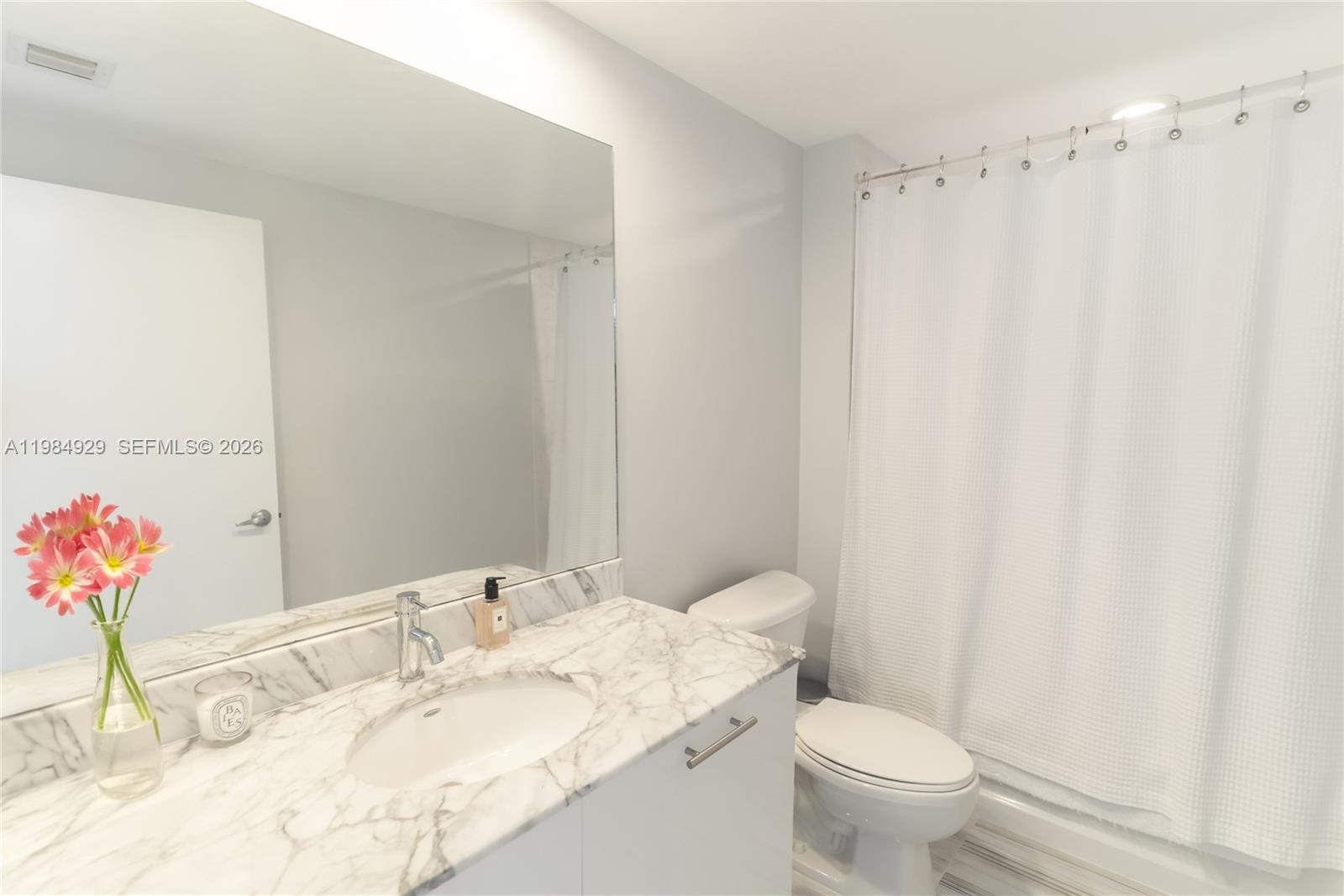 THE PLAZA 901 BRICKELL CO - Residential Lease