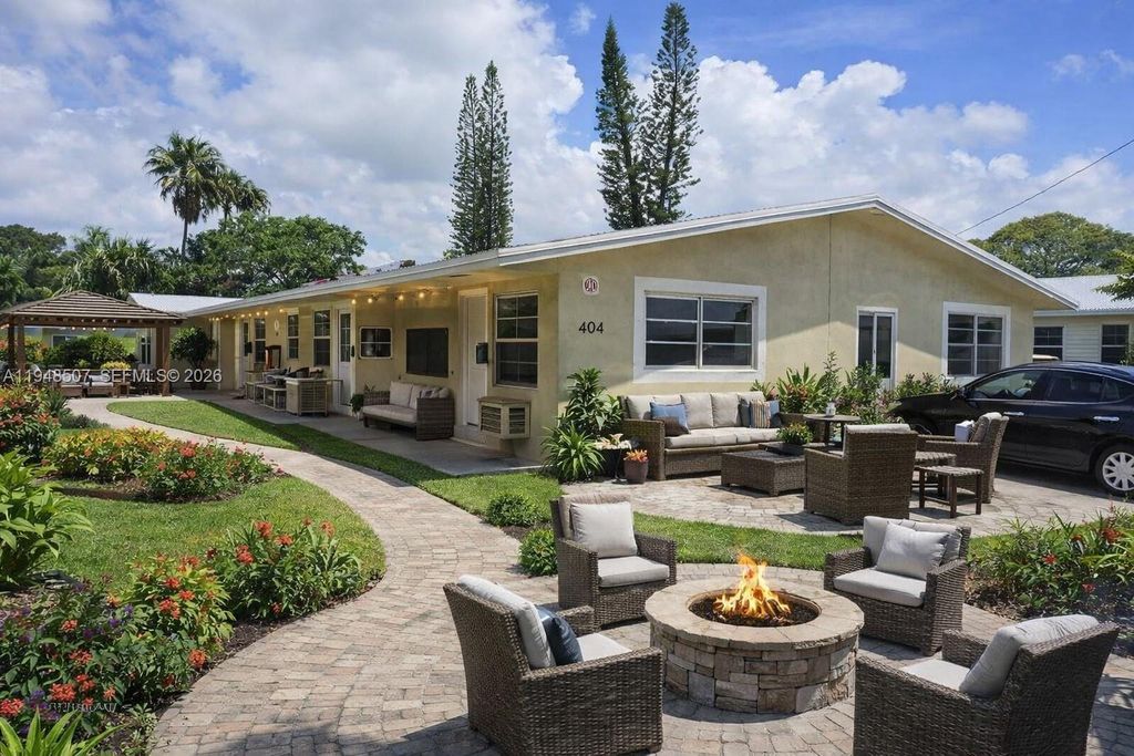 Photo of 404 SE 4th Ave #3, Hallandale Beach, FL 33009 (MLS # A11948507)