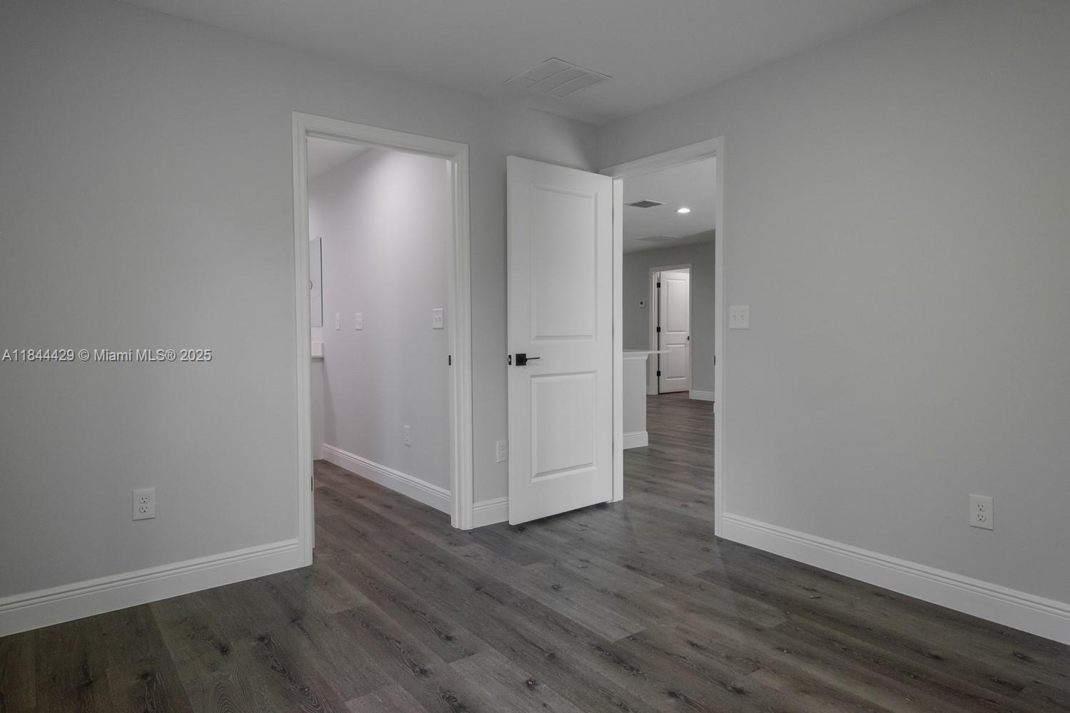 SILVER SPRINGS SHORE - Residential