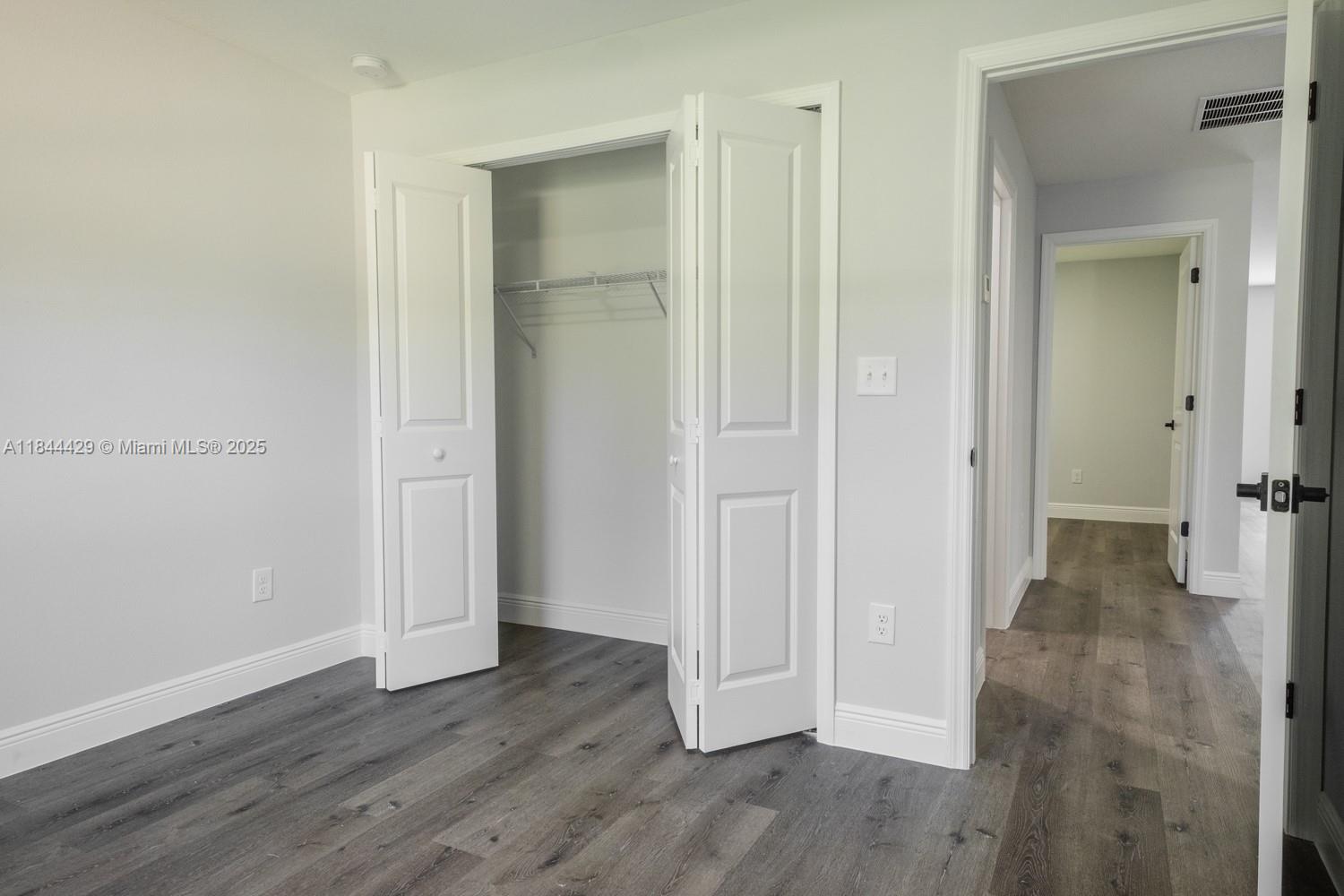SILVER SPRINGS SHORE - Residential