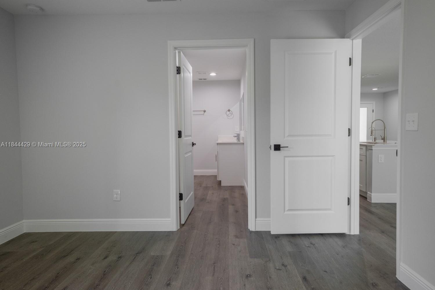 SILVER SPRINGS SHORE - Residential