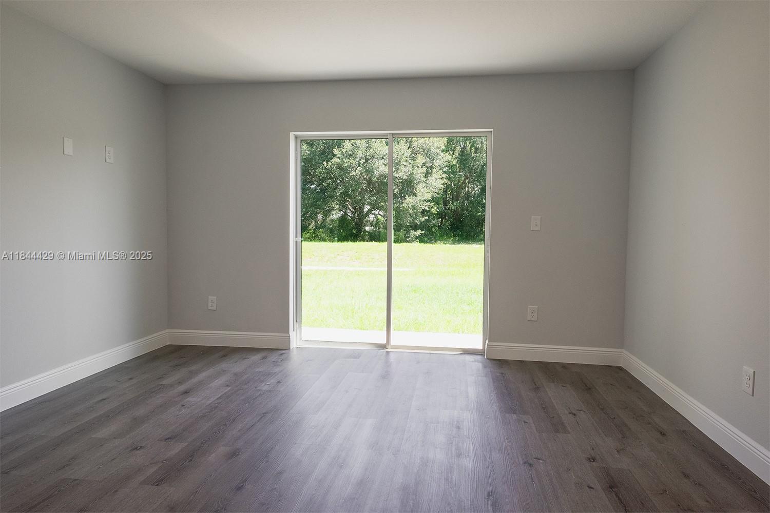 SILVER SPRINGS SHORE - Residential