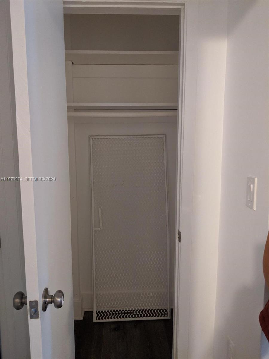 CASA-BISCAYNE CO-OP APTS - Residential Lease