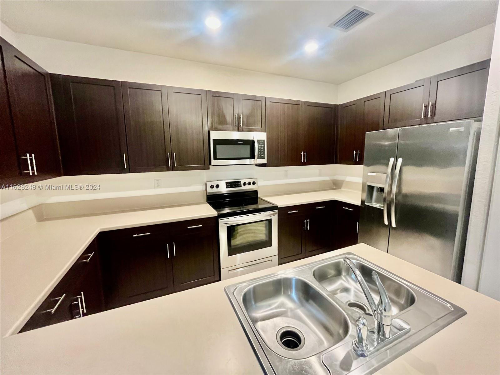 VIA VENTURA NEIGHBORHOOD - Residential Lease