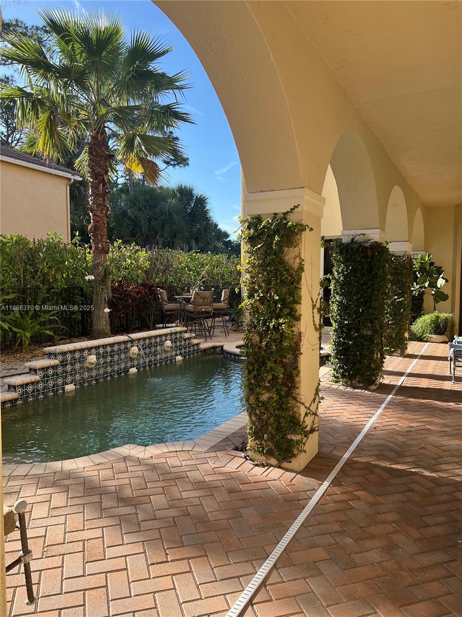 PARKWOOD ESTATES PUD - Residential Lease