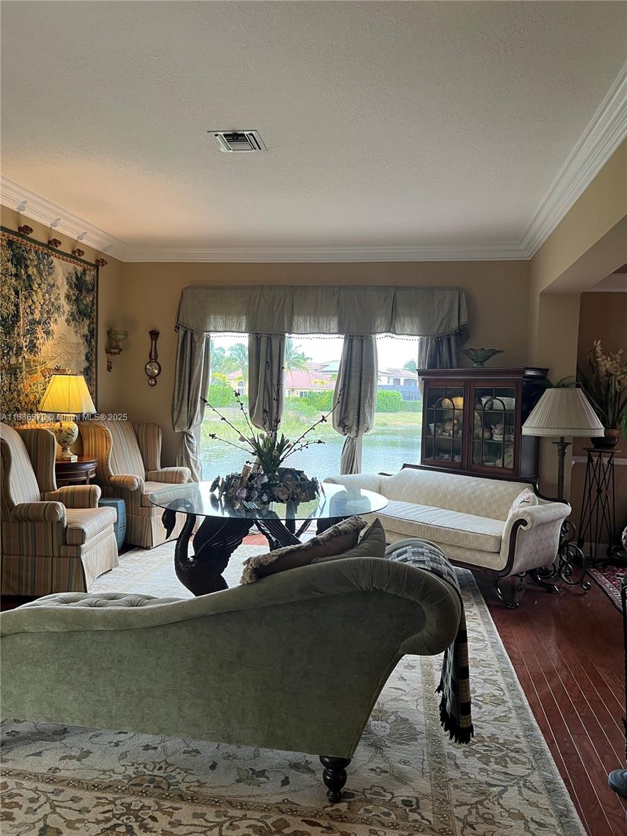 PARKWOOD ESTATES PUD - Residential Lease