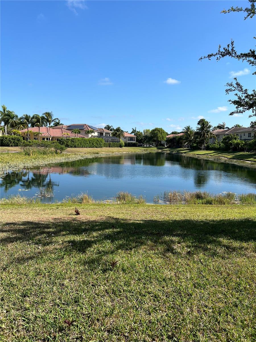 PARKWOOD ESTATES PUD - Residential Lease