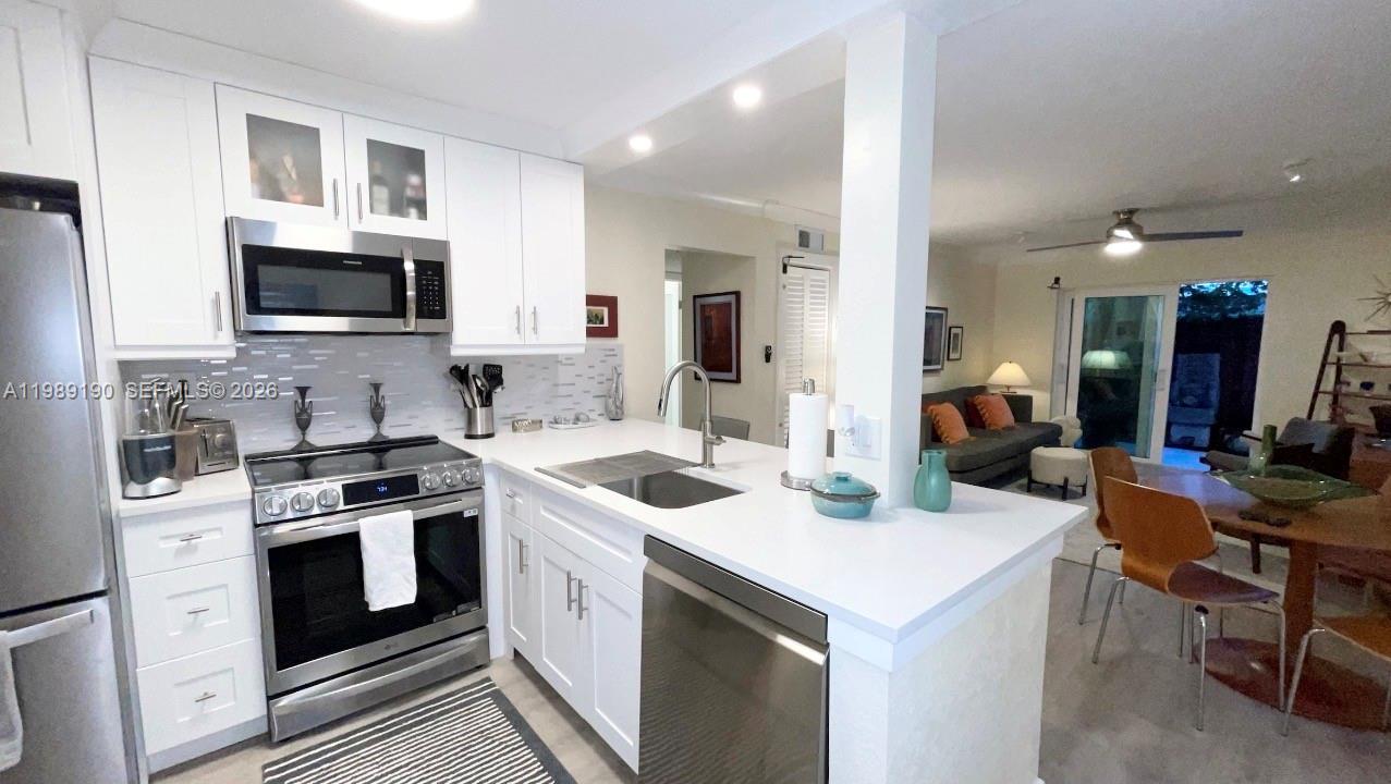 CHATEAU CONDO - Residential Lease