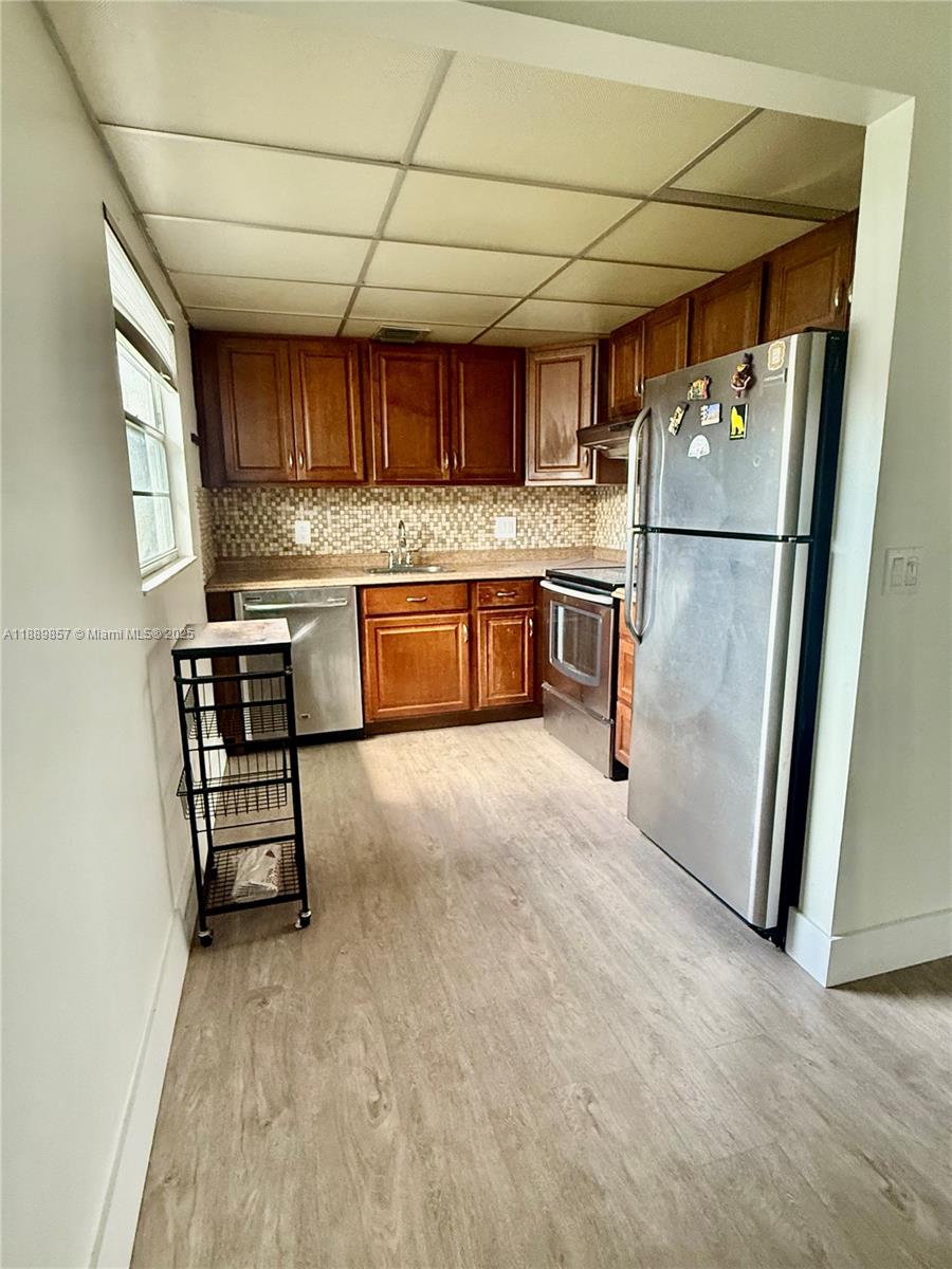 NEW HAMPTON AT CENTURY VI - Residential Lease