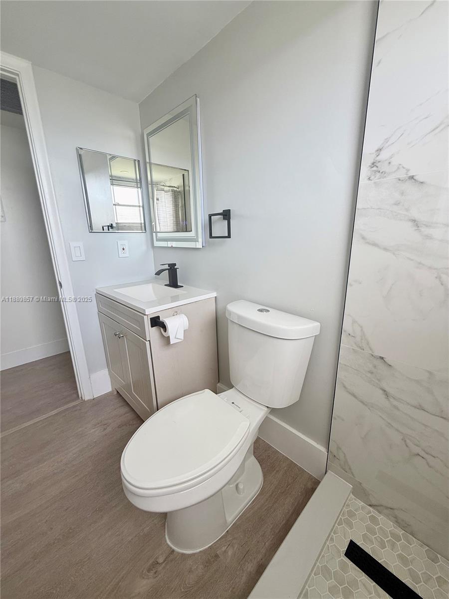NEW HAMPTON AT CENTURY VI - Residential Lease