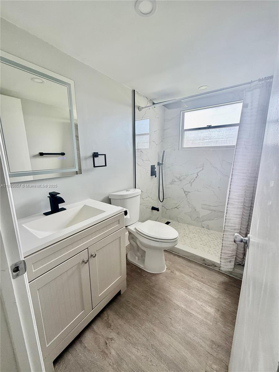 NEW HAMPTON AT CENTURY VI - Residential Lease