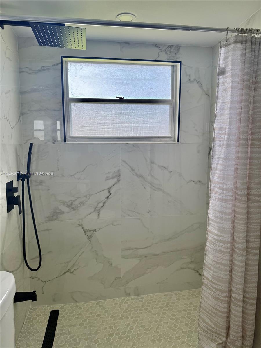 NEW HAMPTON AT CENTURY VI - Residential Lease