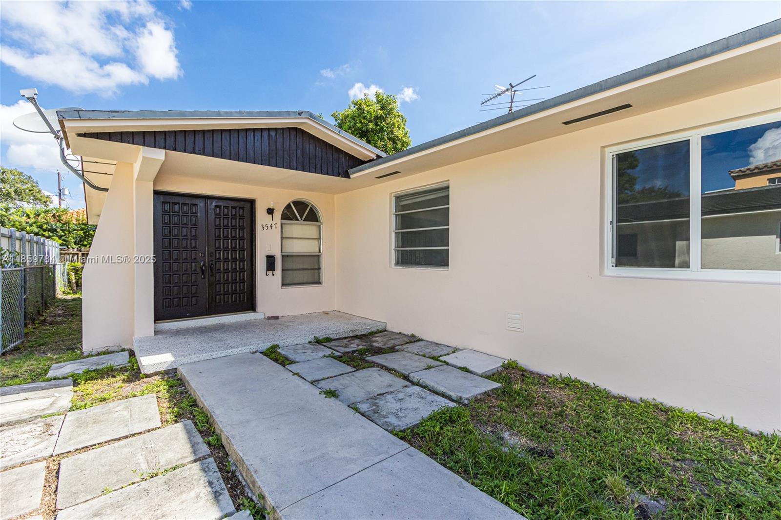 3545 SW 13th Ter