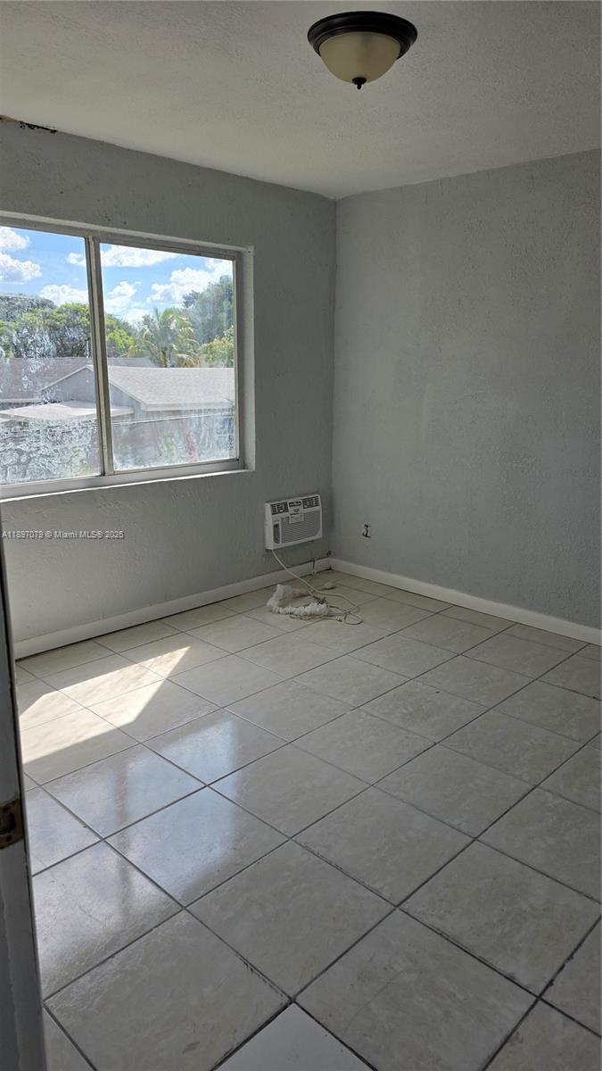 NORTH LIBERTY CITY - Residential Lease