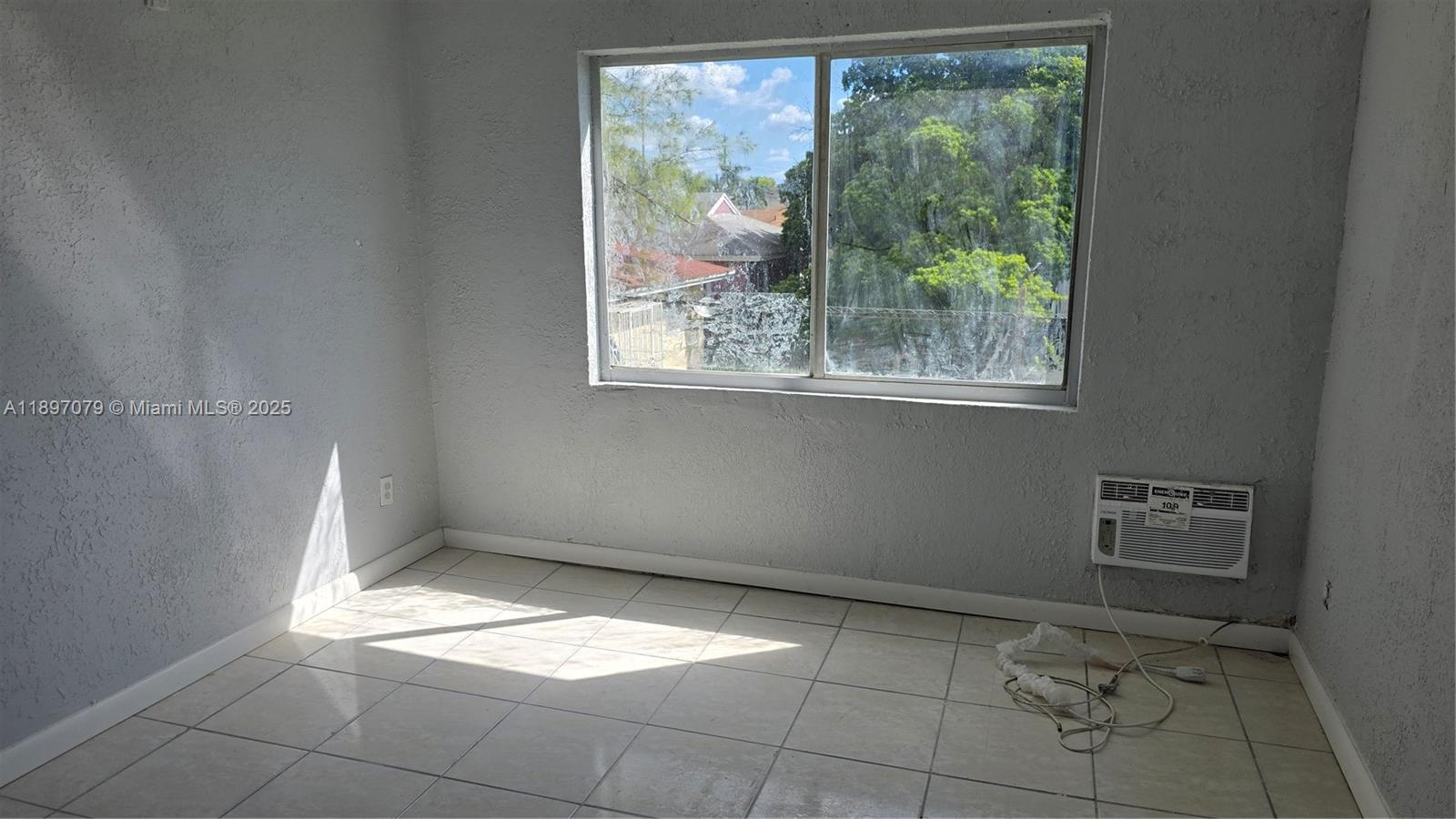 NORTH LIBERTY CITY - Residential Lease