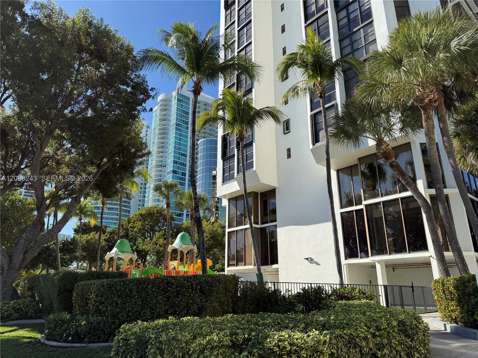 1925 Brickell Ave 1403