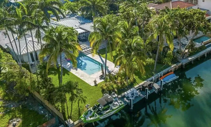 Elegant waterfront residence with perfect island feeling.Totally updated home, 4 bed - 4 Baths plus Maid quarters. Cape Florida area is one of the most beautiful locations in key Biscayne specially Mariner Street is a cul de sac private street. Amazing 14,100 SQ. FT. Lot, 86,7 feet of sea wall and private Dock.