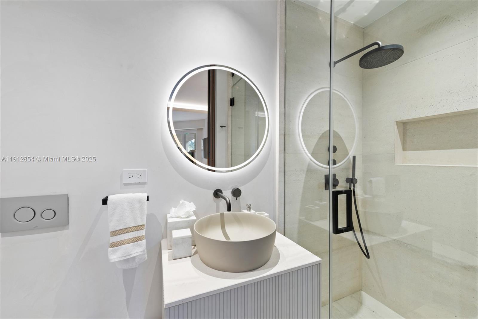 BAYVIEW AT FISHER ISL CON - Residential