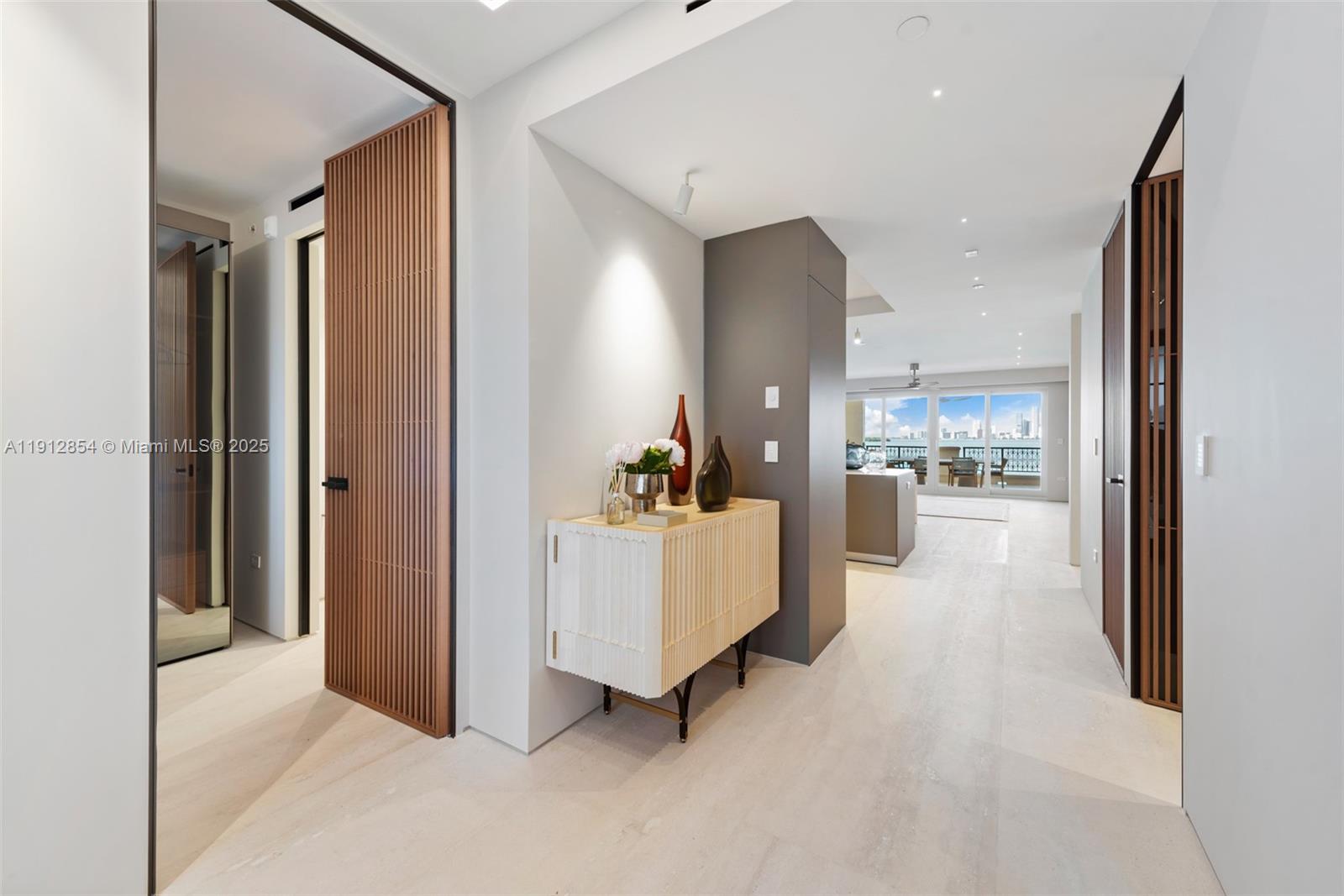 BAYVIEW AT FISHER ISL CON - Residential