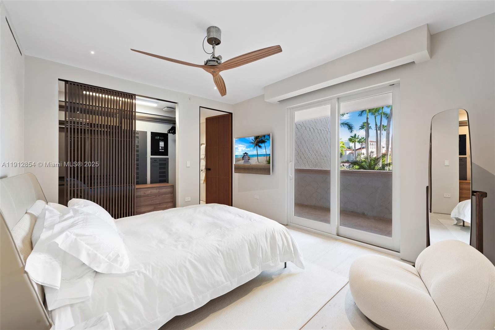 BAYVIEW AT FISHER ISL CON - Residential