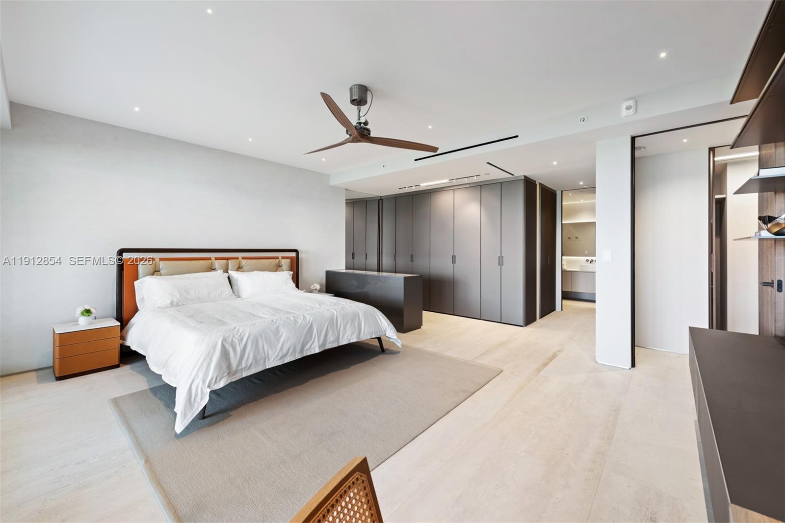 BAYVIEW AT FISHER ISL CON - Residential