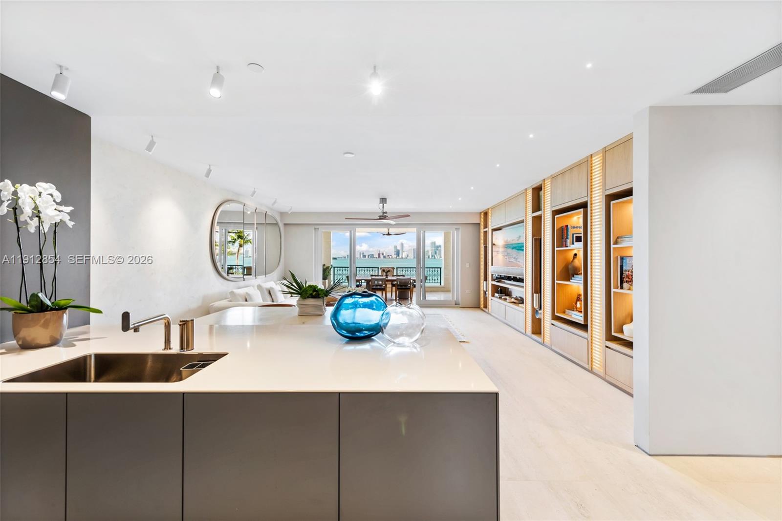 BAYVIEW AT FISHER ISL CON - Residential