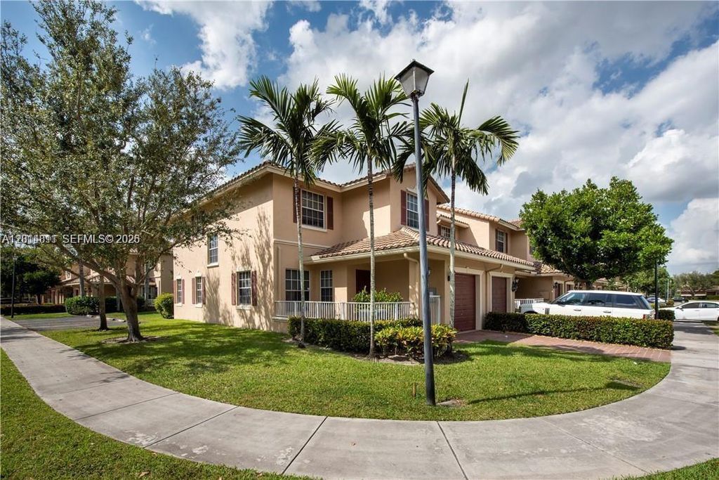 Photo of 3371 Lakeside Dr #27, Davie, FL 33328 (MLS # A12014811)